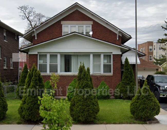 Primary Photo - 7324 S Oglesby Ave