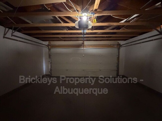 Building Photo - 1405 Secret Valley Dr SW
