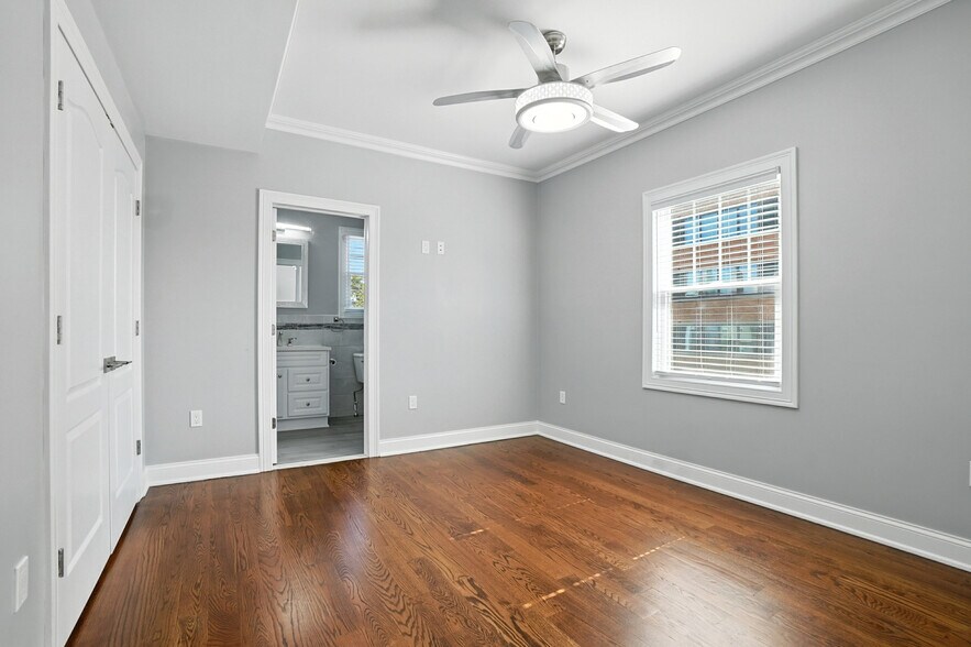 Building Photo - 159 Elm St