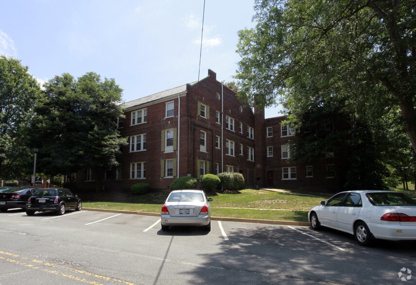 Colonial Village Apartments Arlington, VA Apartment Finder