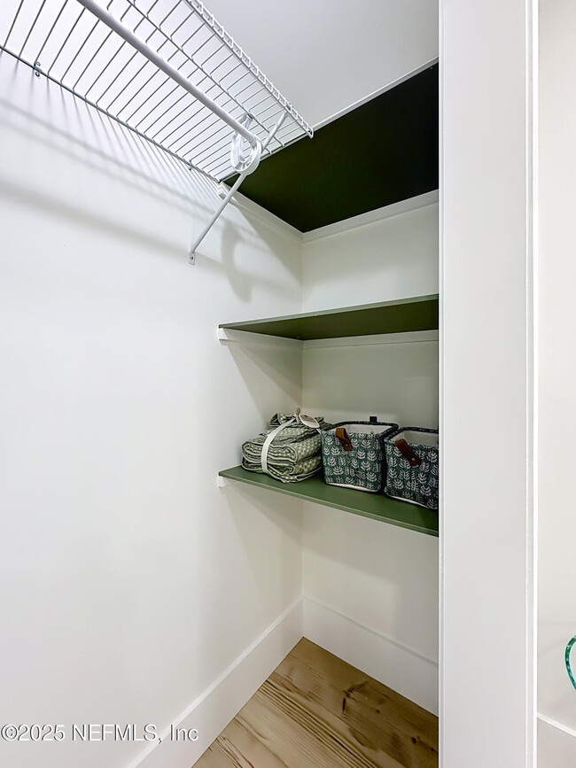 Building Photo - 912 St Johns Ave