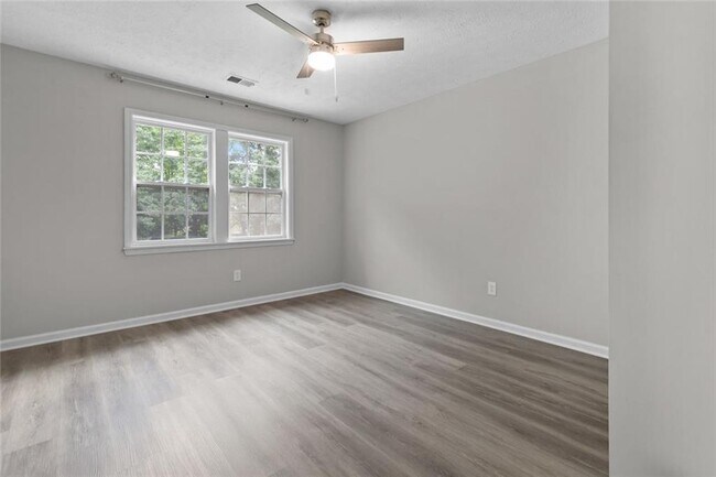 Building Photo - 773 Huntington Way NW