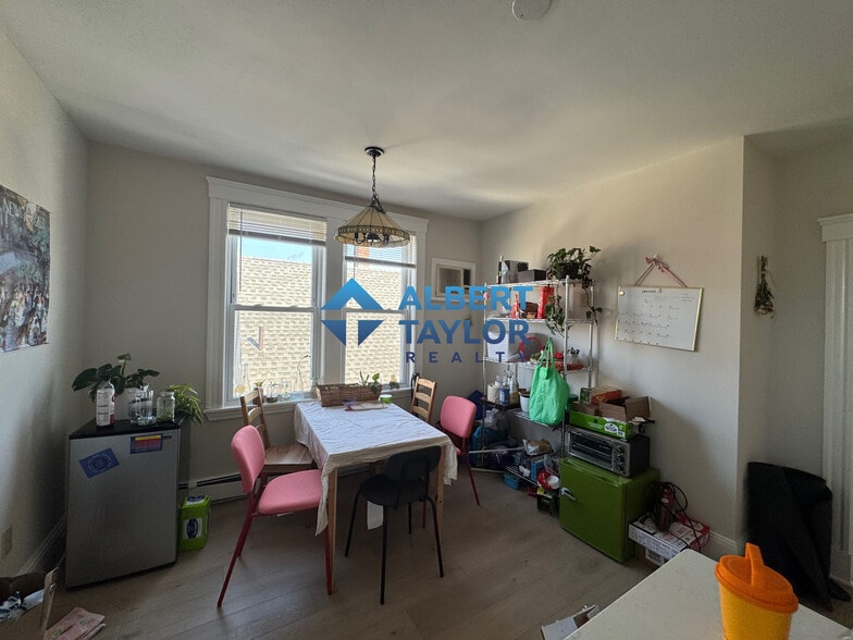 Eat in Kitchen Area - 33 Shannon St