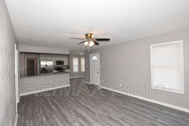 Building Photo - 204 Knell's Ridge Dr