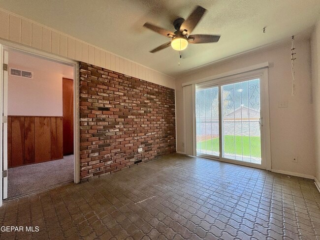 Building Photo - 5801 Beaumont Pl