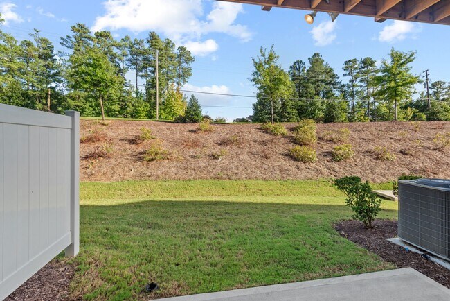 Building Photo - 1136 Commack Dr