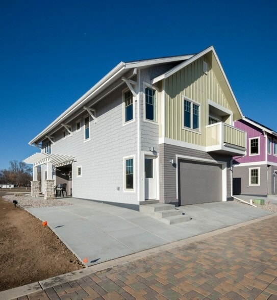 2 Car Garage - 255 Urban Prairie Street