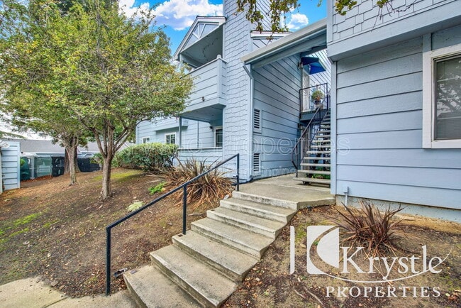 Building Photo - 285 Lighthouse Dr