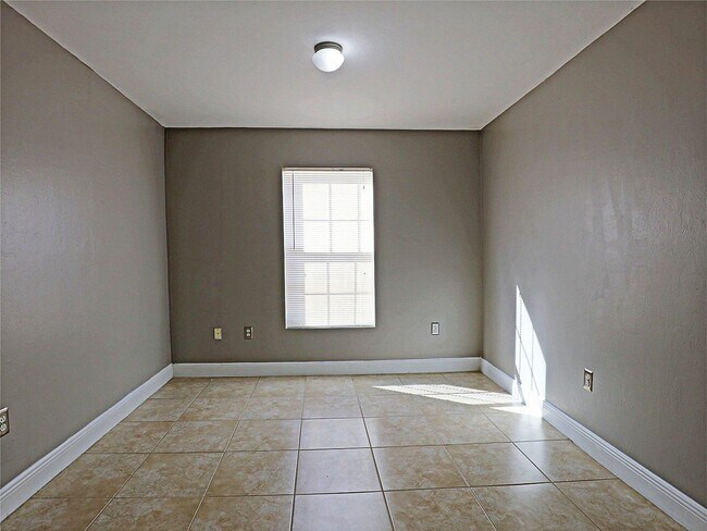 Building Photo - 3605 Cedar Oak Dr