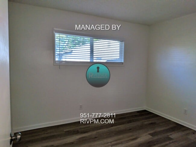 Building Photo - Welcome home to this beautifully refreshed...