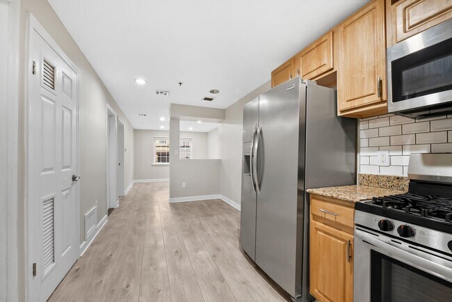 Building Photo - 413-415 9th St