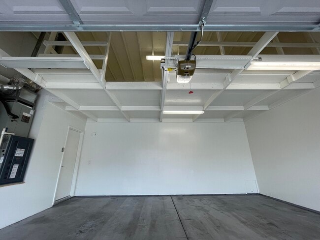 Building Photo - 74940 San Simeon Dr