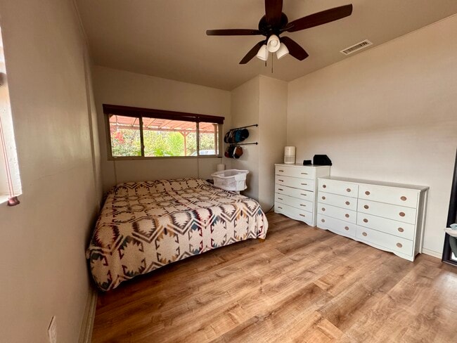 Building Photo - 221 Sage Rd