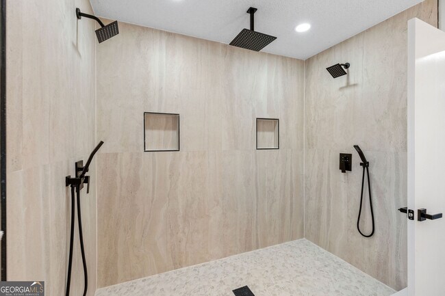 Building Photo - 2095 Uniwattee Trail SE