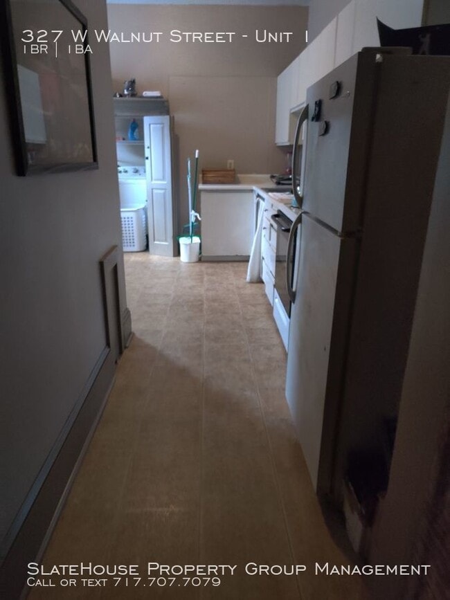 Building Photo - Quaint Walnut Street Apartment!