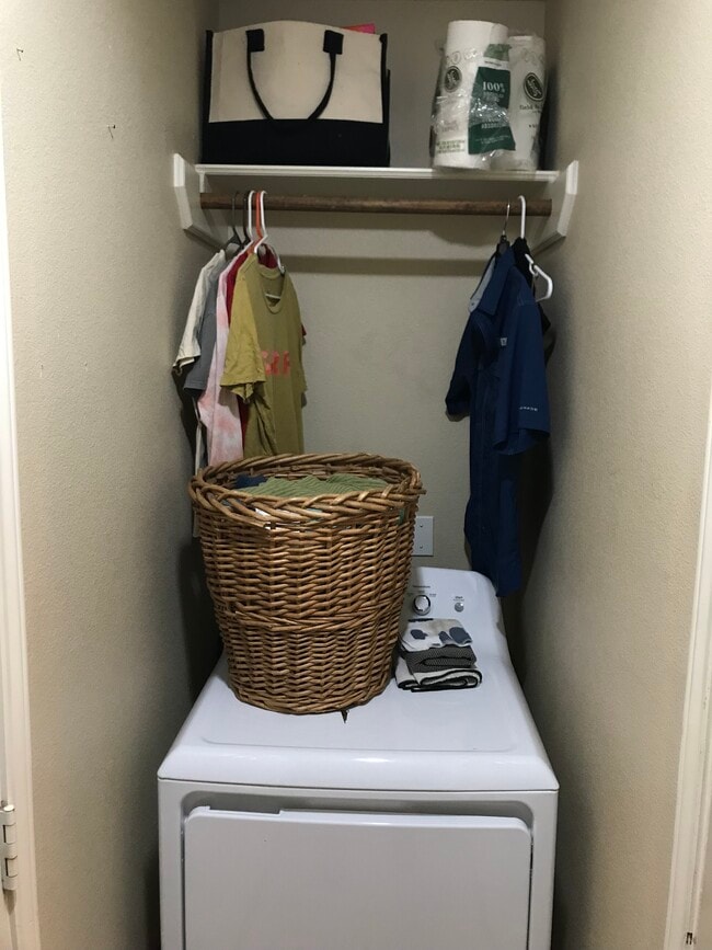 Building Photo - 15637 Finistere St