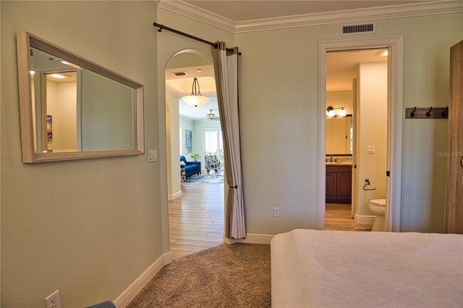 Building Photo - 830 The Esplanade N