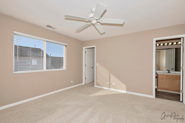 Building Photo - 743 Cherry Creek Dr