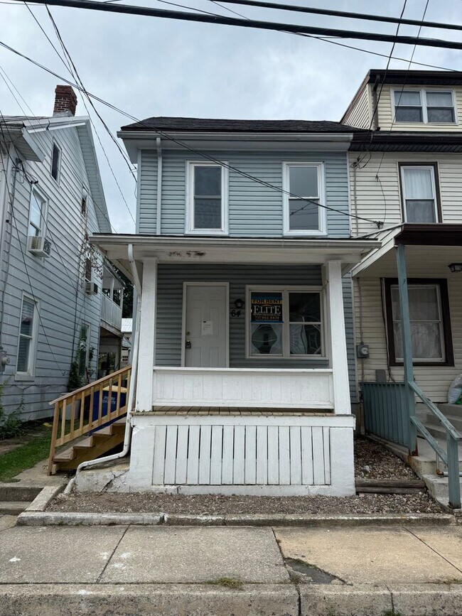 Building Photo - 64 S Front St