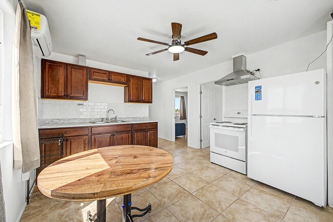 Building Photo - 34233 W Sahuaro St