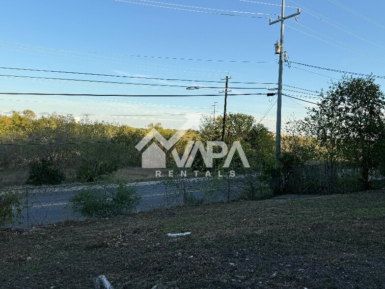 Building Photo - 1906 Wilsons Creek St
