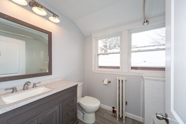 Building Photo - 15 Essex St