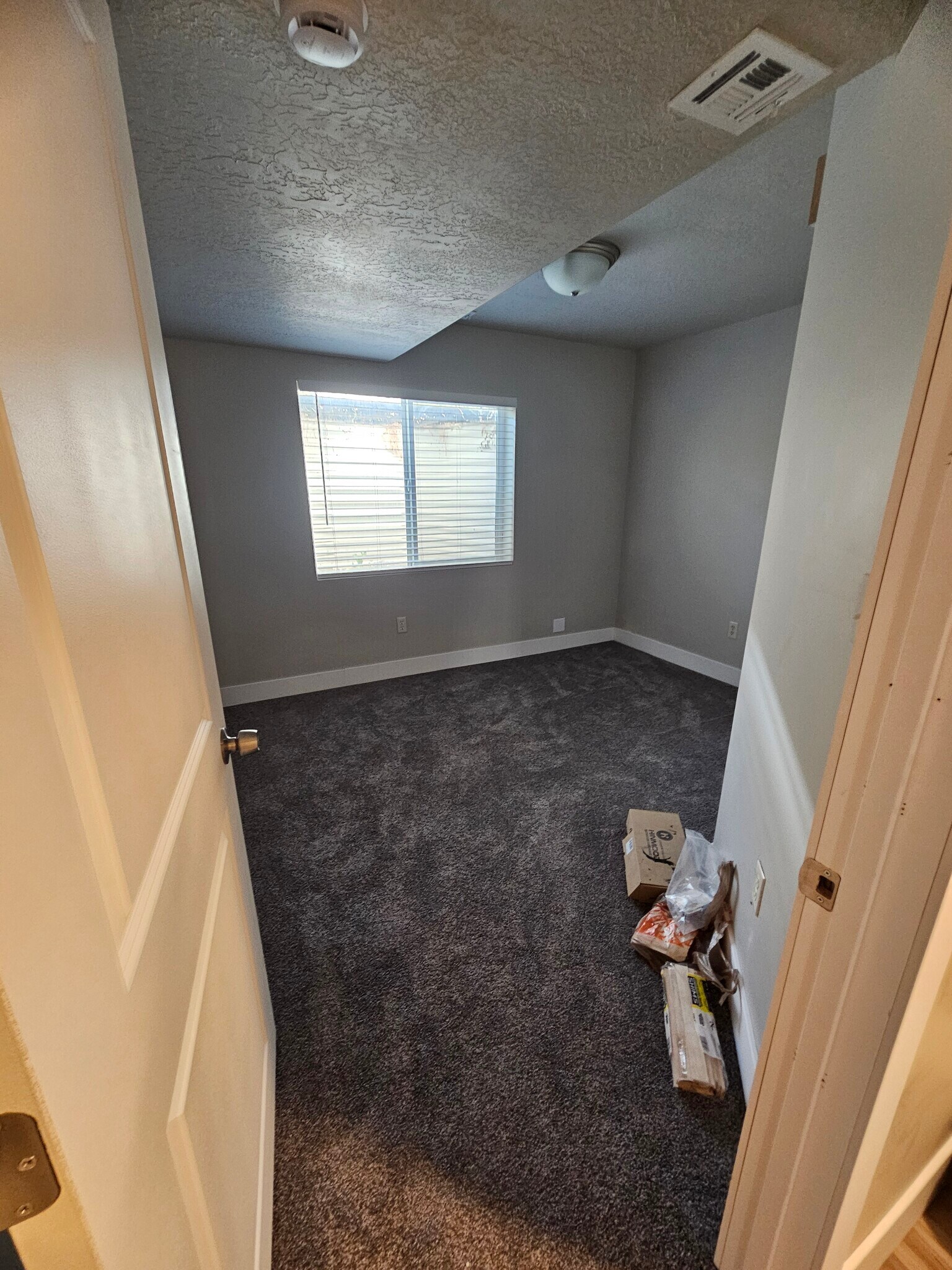 Building Photo - 649 E Mt Dutton Way