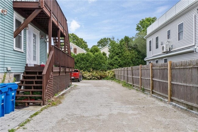 Building Photo - 52 Houston Ave