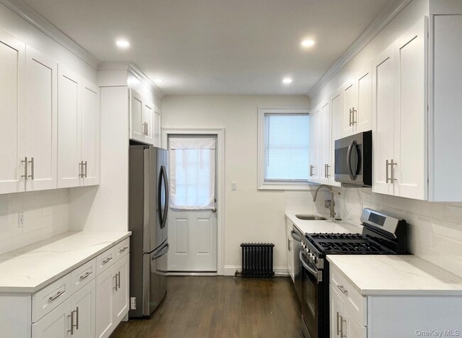 Primary Photo - 10 Marble Ave