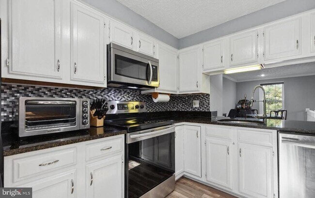 Building Photo - 1679 Fieldthorn Dr