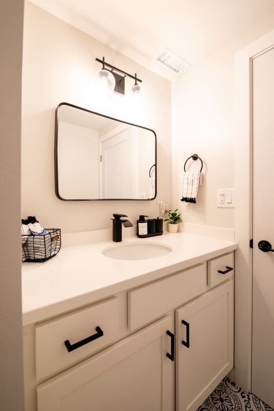 Building Photo - 5130 N Yale St