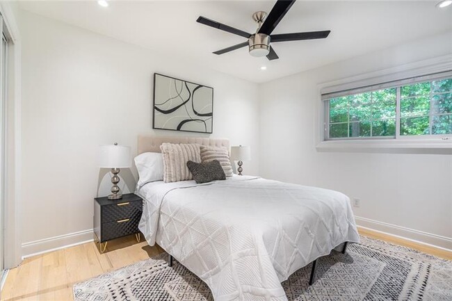 Building Photo - 1445 Monroe Dr NE