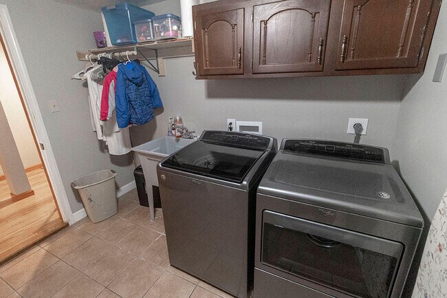 Building Photo - 2500 Bluff Blvd