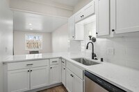 Building Photo - 1314 N Gammon Rd