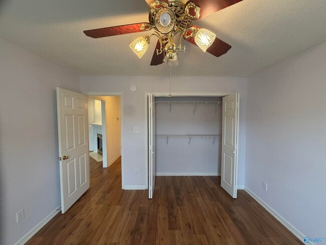 Building Photo - 313 Woodridge Dr SW
