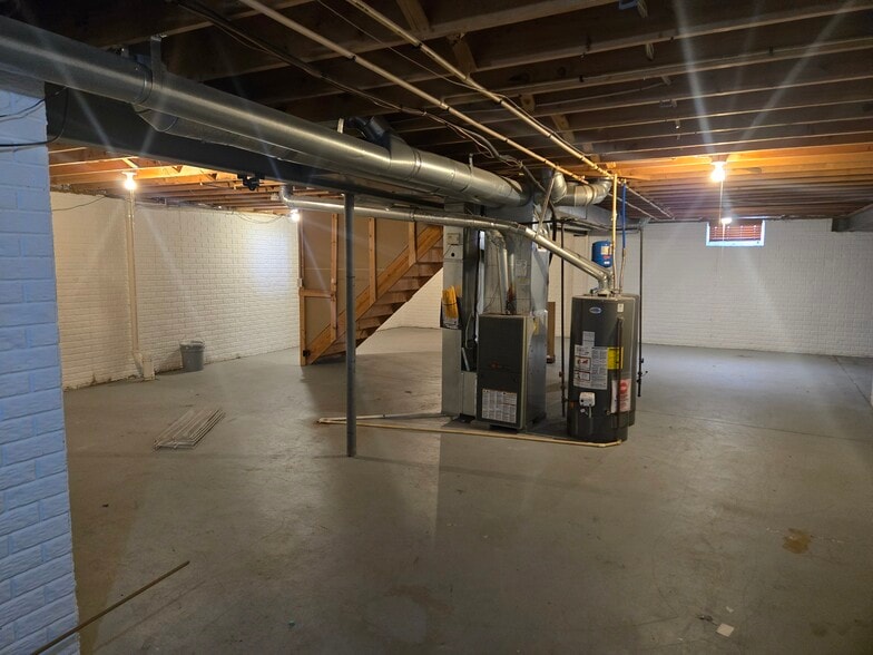 Building Photo - 5853 Honors Ct