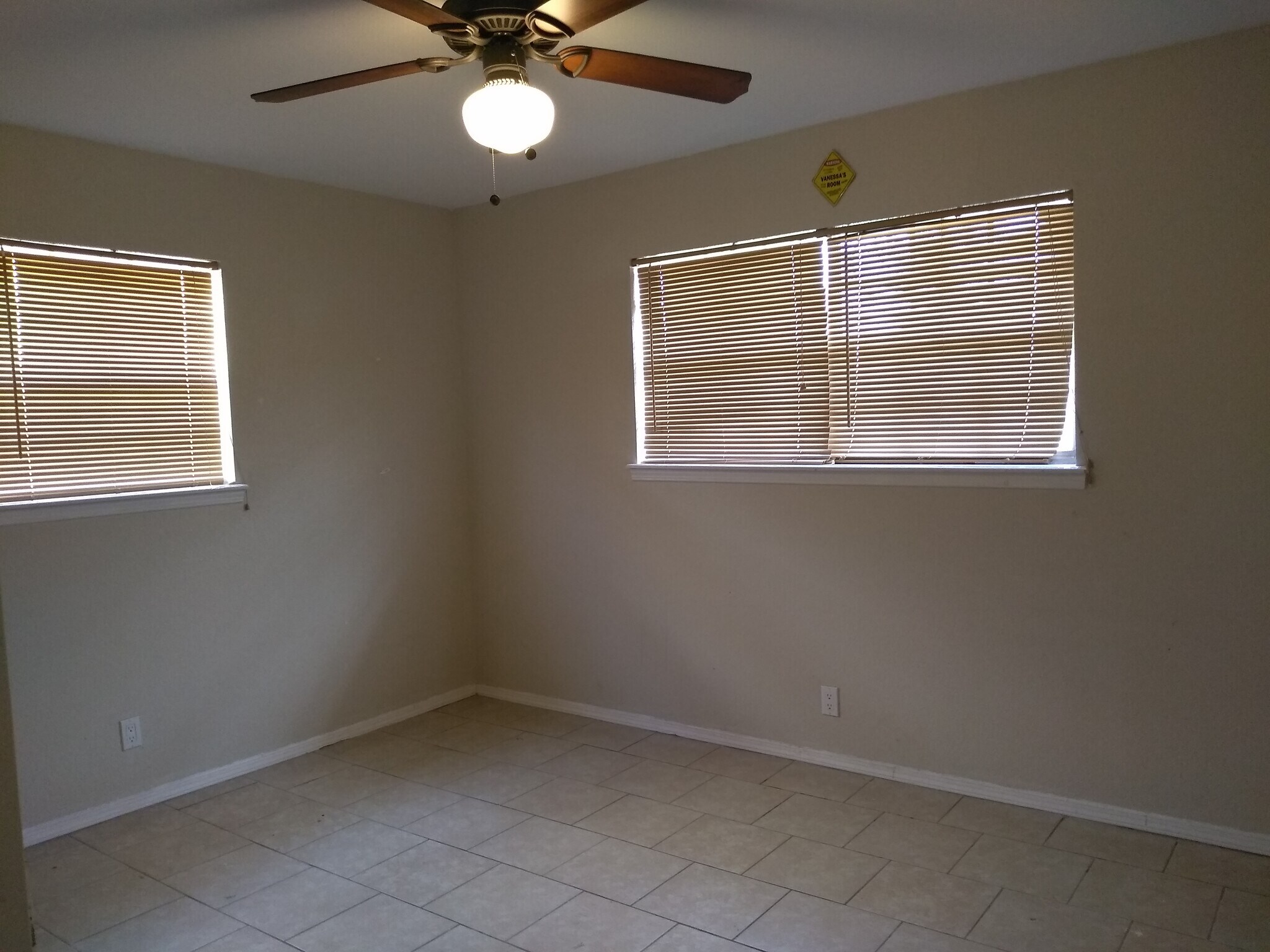 Building Photo - 6917 Alto Rey Ave Apt A