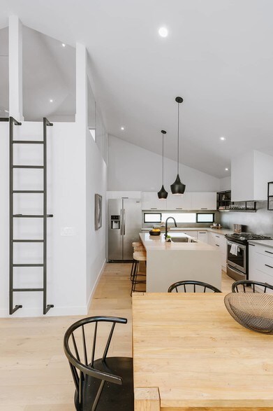 Building Photo - 3429 Larissa Dr