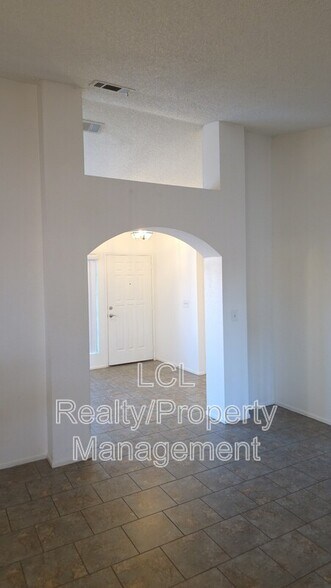 Building Photo - 26661 Braddock Rd