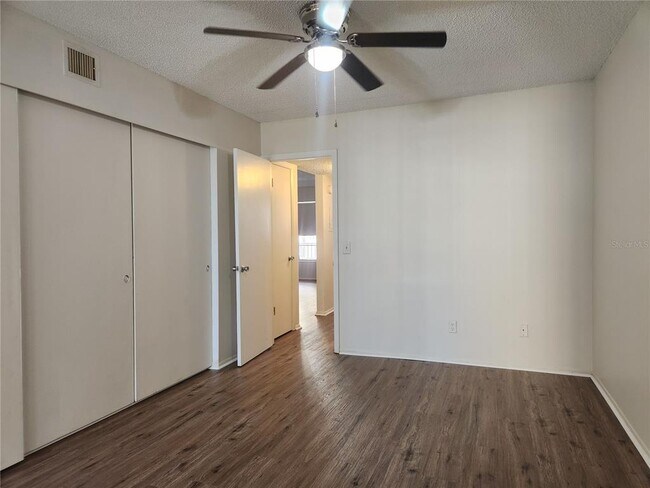 Building Photo - 2402 Ecuadorian Way