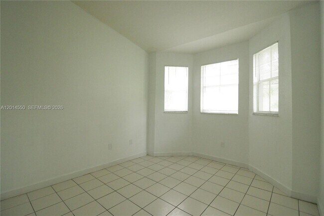Building Photo - 1568 SE 26th St