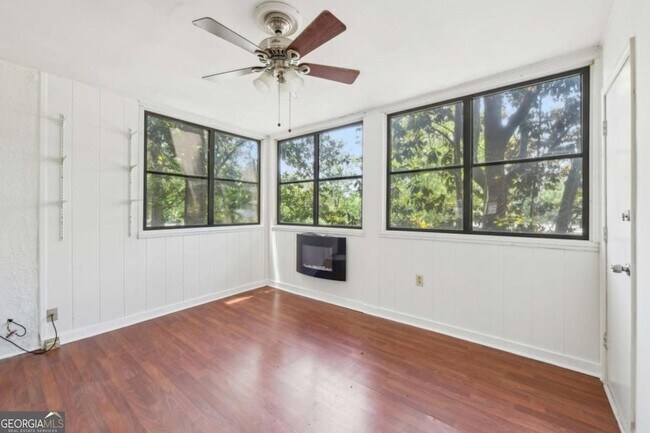 Building Photo - 72 Montre Square NW