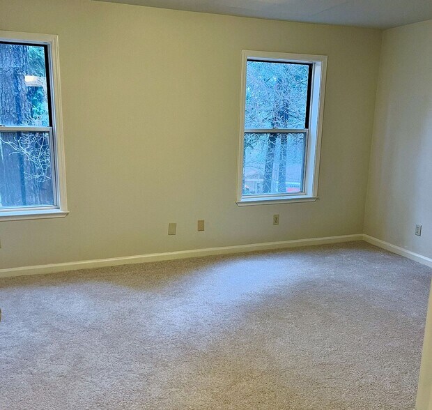 Building Photo - 11551 Forest View Dr