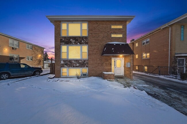 Building Photo - 6135 W 79th St