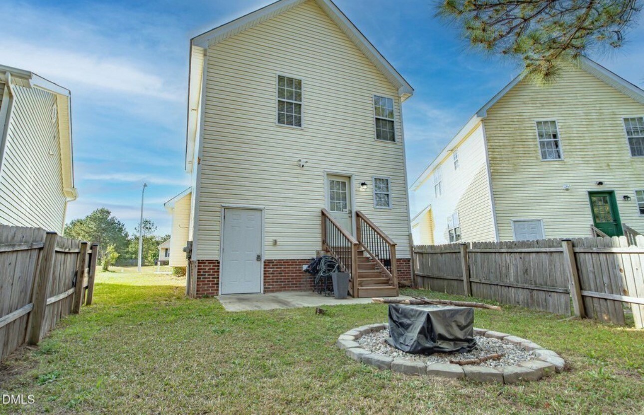 Building Photo - 316 Anna St