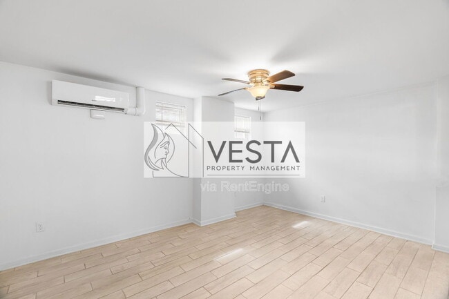 Building Photo - 131 Moody Ave