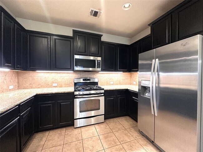 Building Photo - 1000 Drake Cove