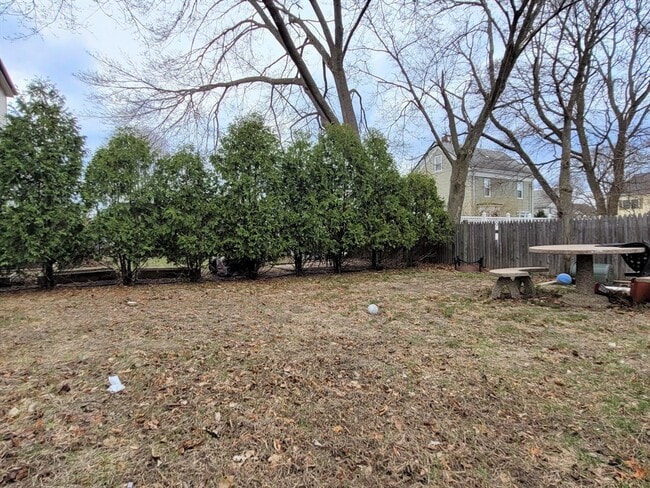 Building Photo - 25 Martin St