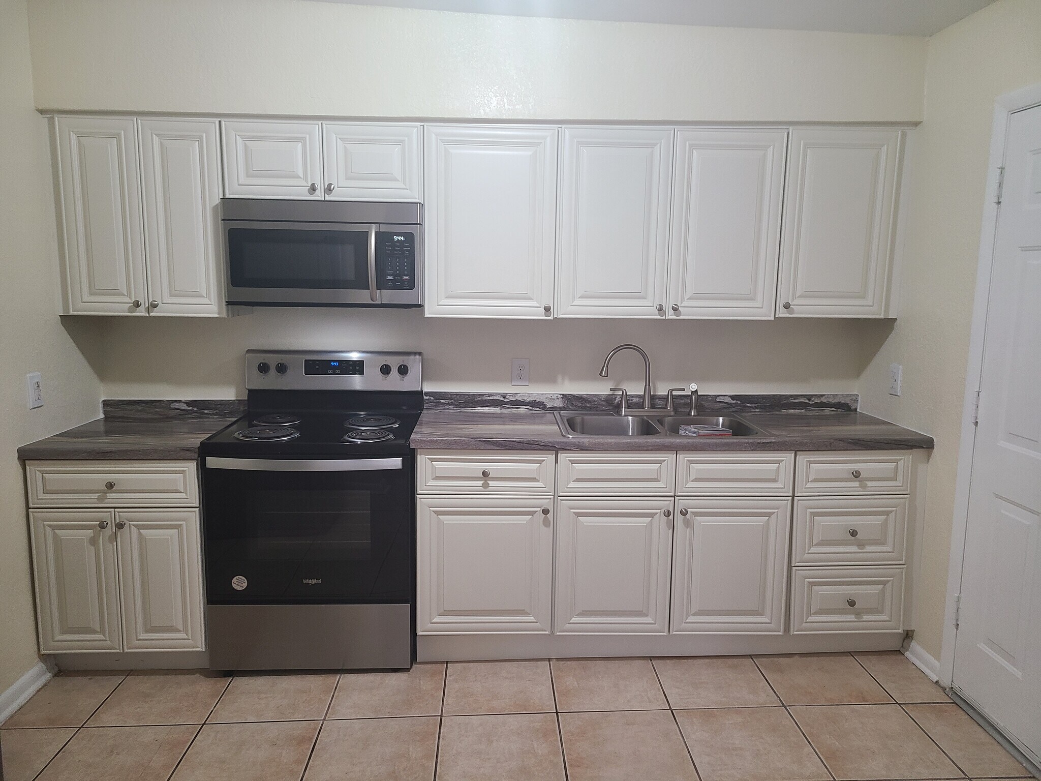 Building Photo - 1564 W 14th St