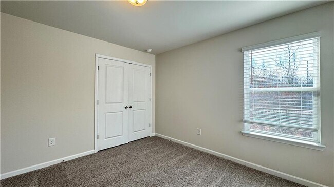 Building Photo - 151 Cedar Ln